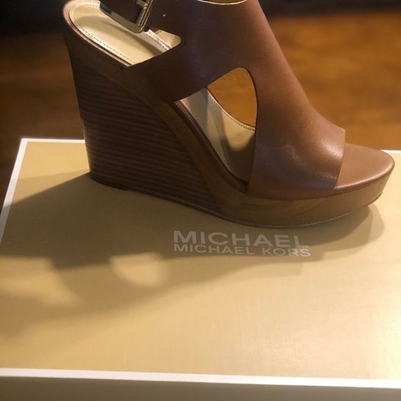Michael Kors Josephine Wedge shoes size 8.5 - Picture 4 of 9